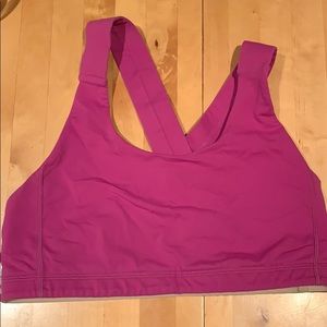 Lululemon sports bra size 6